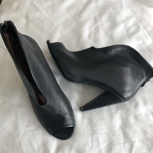 MR KT Leather Heels Sz 37.5